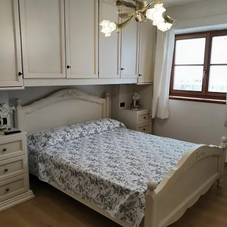 Apartament Tortoi *
